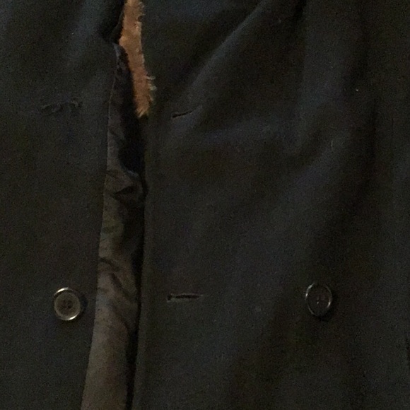 Elegant Perry Ellis/Saks 5th wool coat, fur collar - Picture 10 of 10